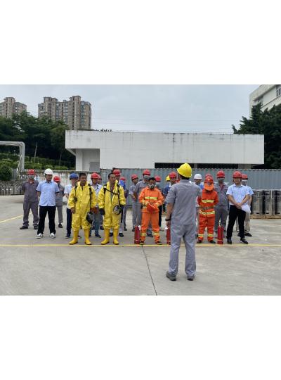 原料卸車泄露事故應(yīng)急救援演練